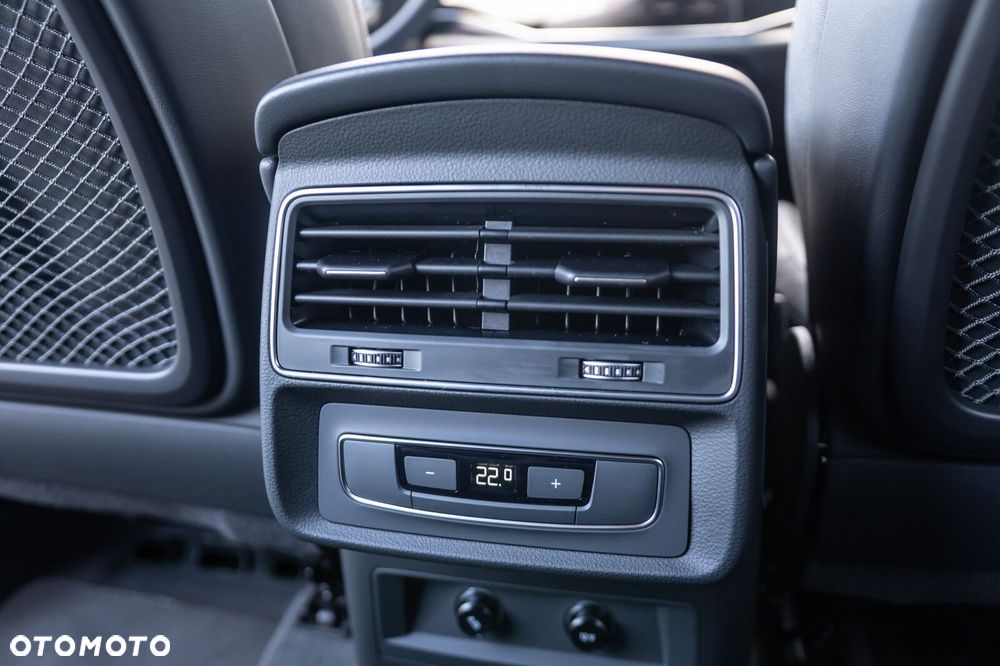 Audi Q7 60 TFSI e PHEV Quattro S Line Tiptr - 16