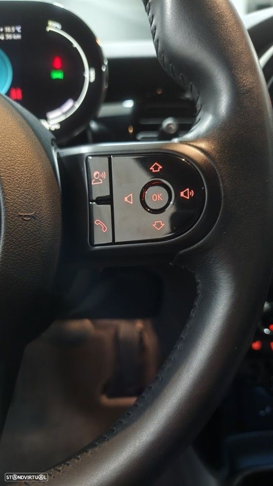 MINI 3 Portas Cooper SE Premium Essential - 32