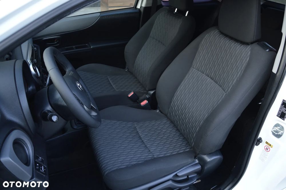 Toyota Yaris 1.0 Entry - 10
