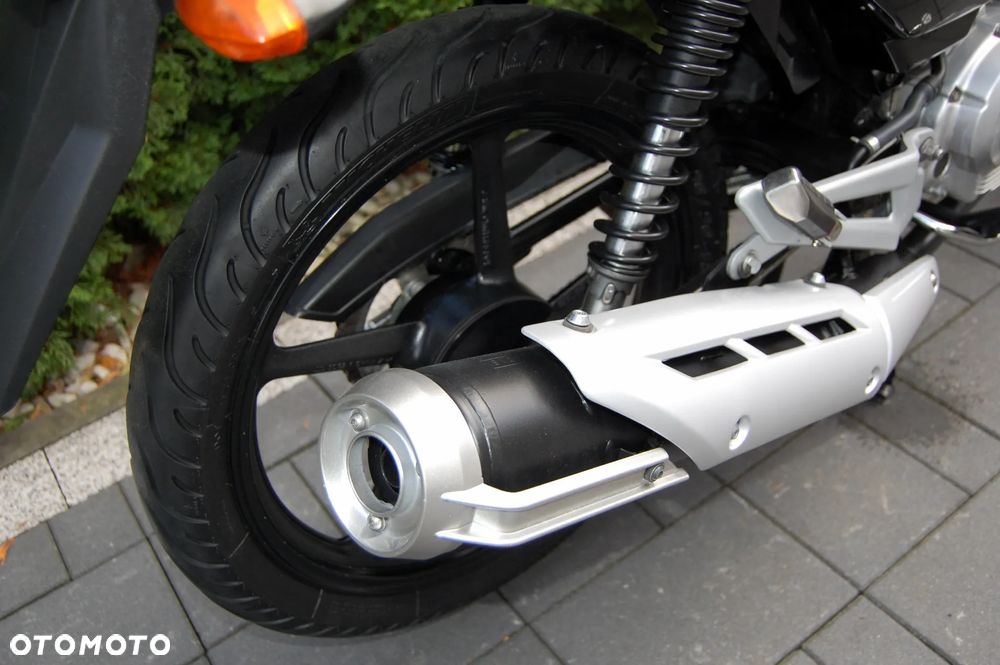 Yamaha YBR - 8