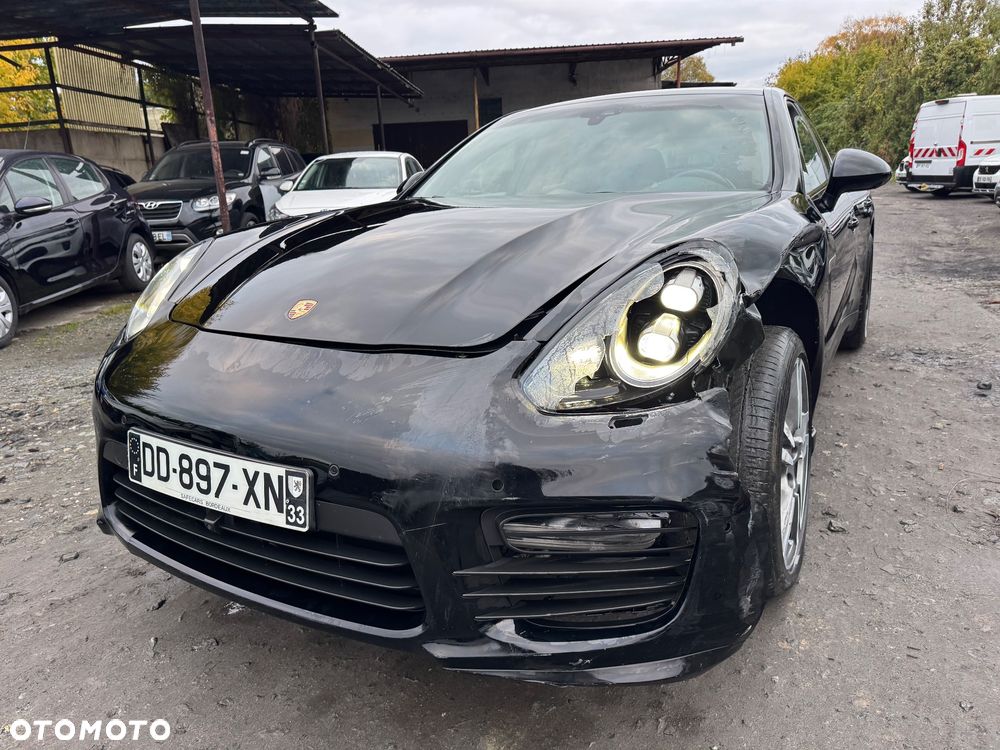 Porsche Panamera GTS PDK - 25