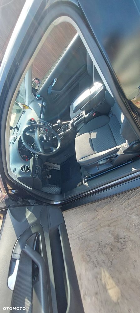Audi A3 3-drzwiowe 1.6 Ambiente - 7