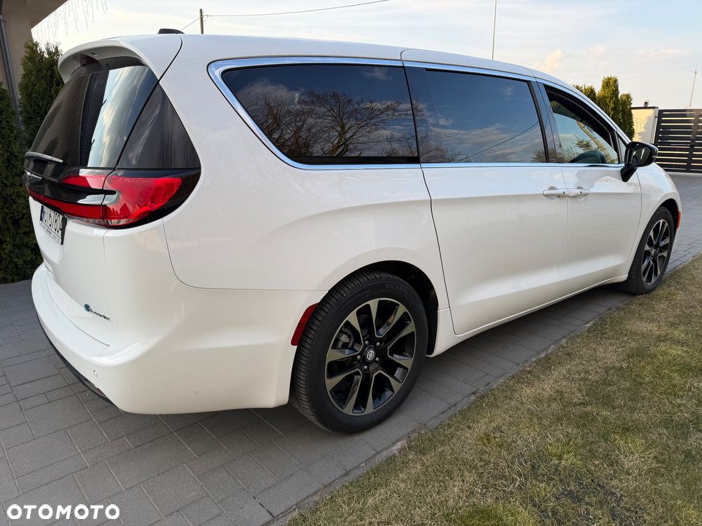 Chrysler Pacifica - 3