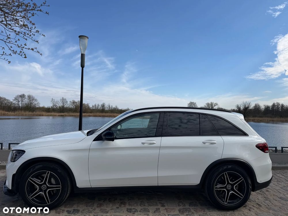 Mercedes-Benz GLC 200 4Matic 9G-TRONIC AMG Line - 21