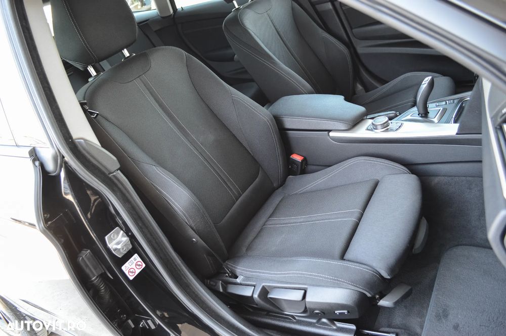 BMW Seria 3 320d Aut. Sport Line - 33