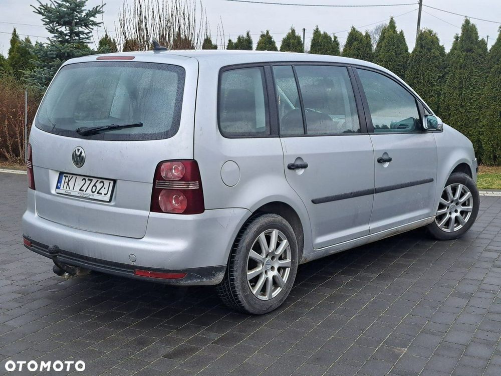 Volkswagen Touran - 5