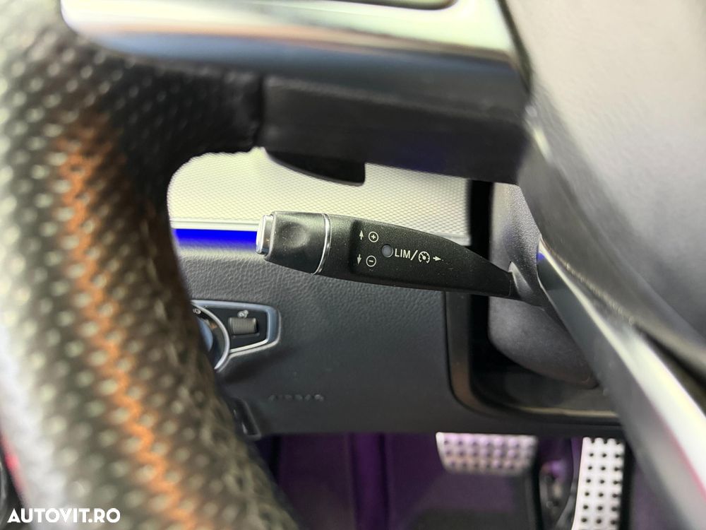 Mercedes-Benz E 220 d Aut. - 33