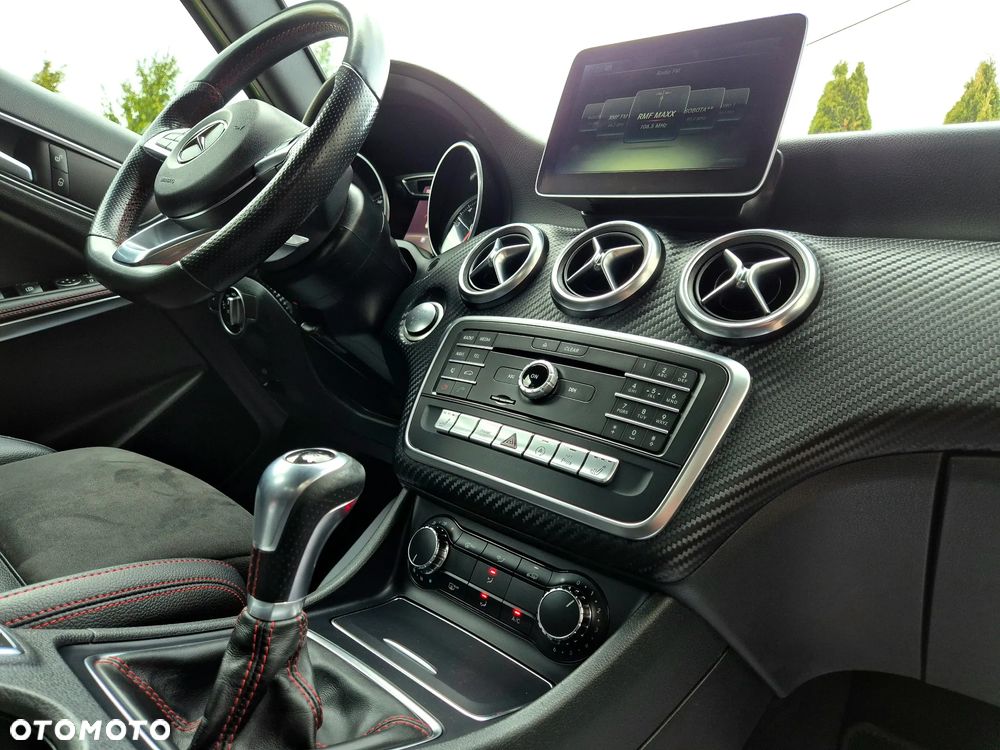 Mercedes-Benz Klasa A 200 AMG Line - 33