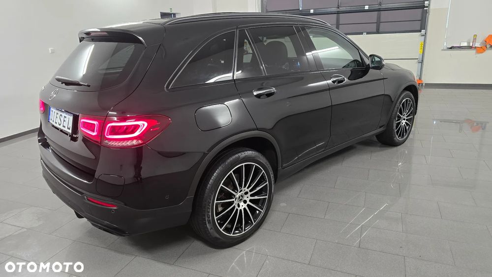 Mercedes-Benz GLC 300 de 4Matic 9G-TRONIC AMG Line Plus - 3