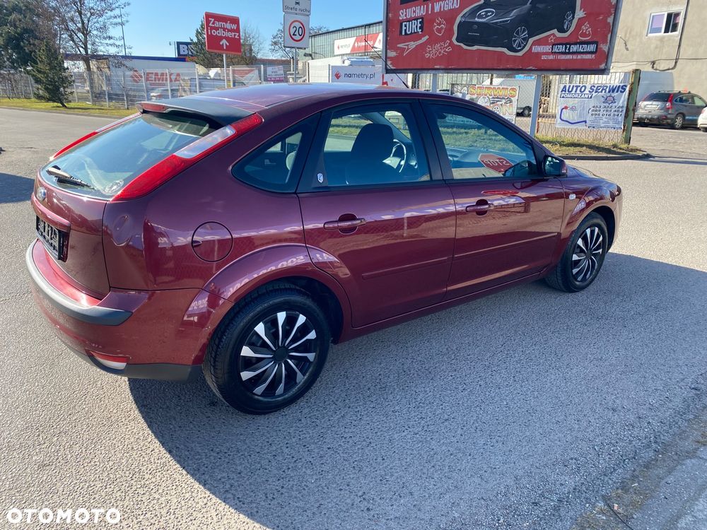 Ford Focus 1.6 16V Ghia - 27