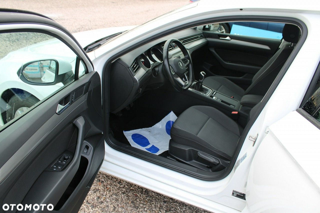 Volkswagen Passat - 18