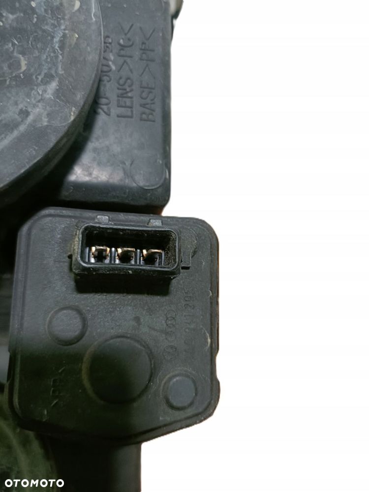 VOLKSWAGEN PASSAT B5 00-05 r. LAMPA PRAWY PRZÓD PRAWA PRZEDNIA EU + - 4