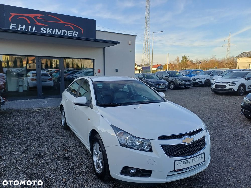 Chevrolet Cruze 1.8 LTZ+ - 9