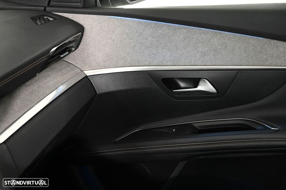 Peugeot 3008 1.6 Hybrid GT Pack e-EAT8 - 24