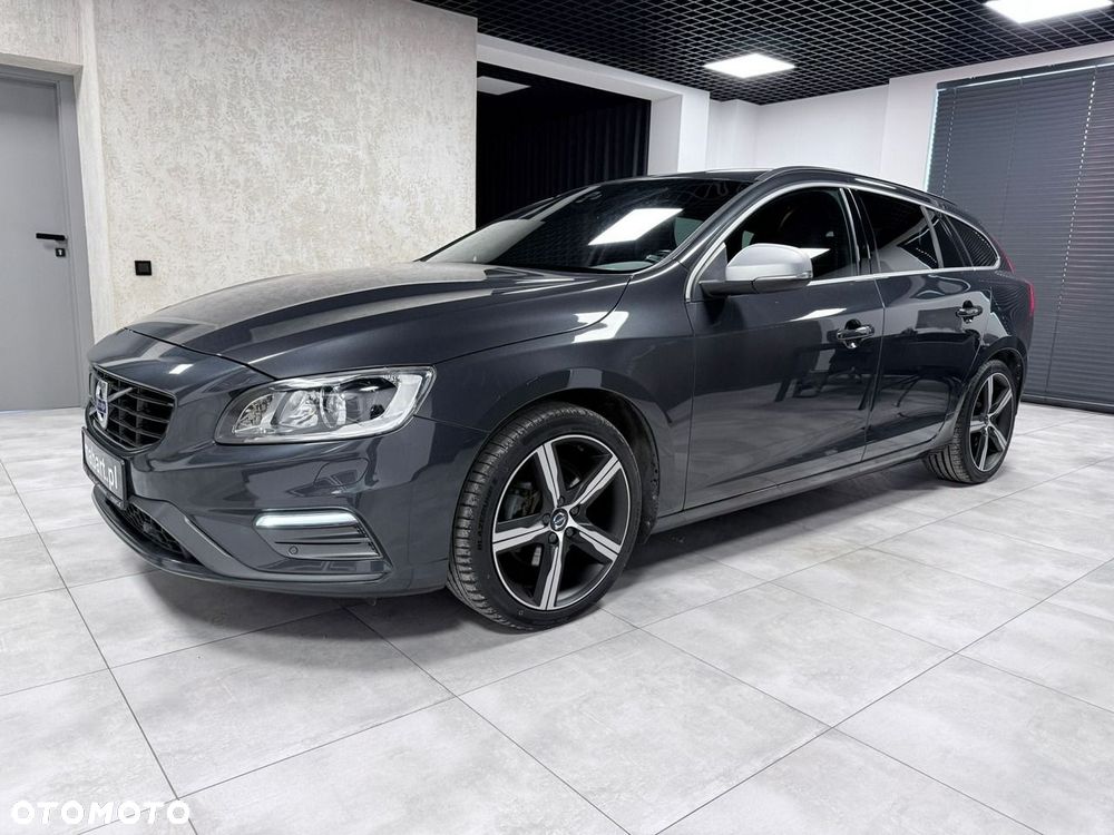 Volvo V60 D3 R-Design - 2