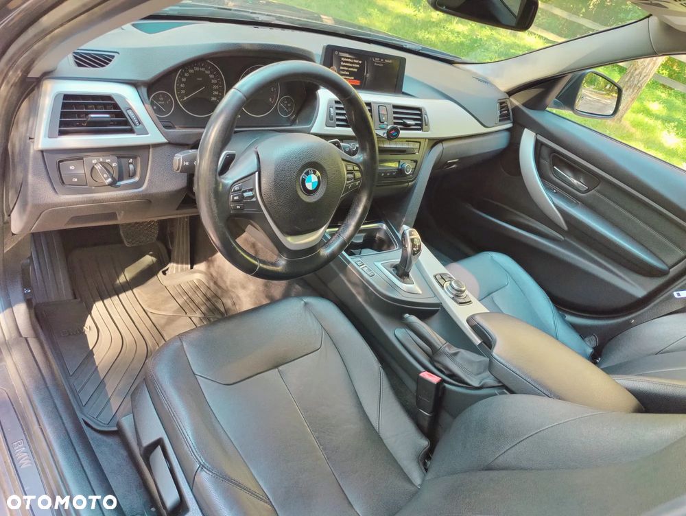 BMW Seria 3 330d xDrive Modern Line - 9