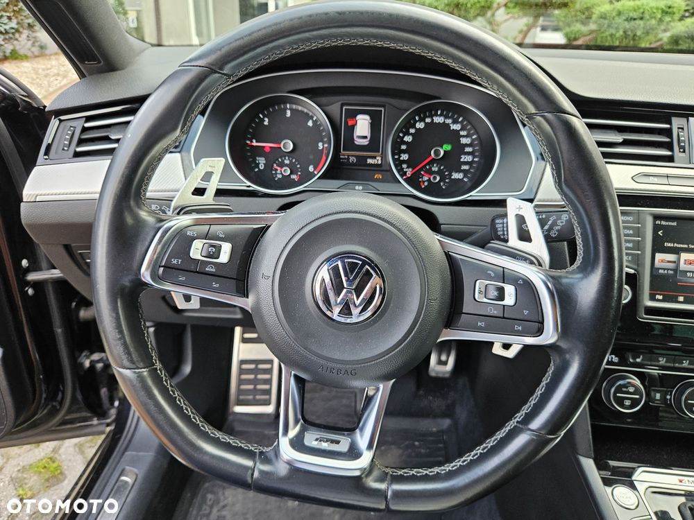 Volkswagen Passat - 31