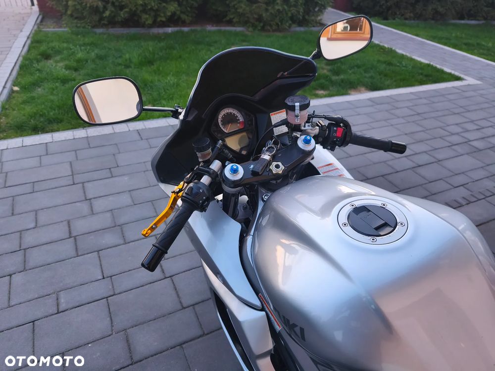 Suzuki SV - 16