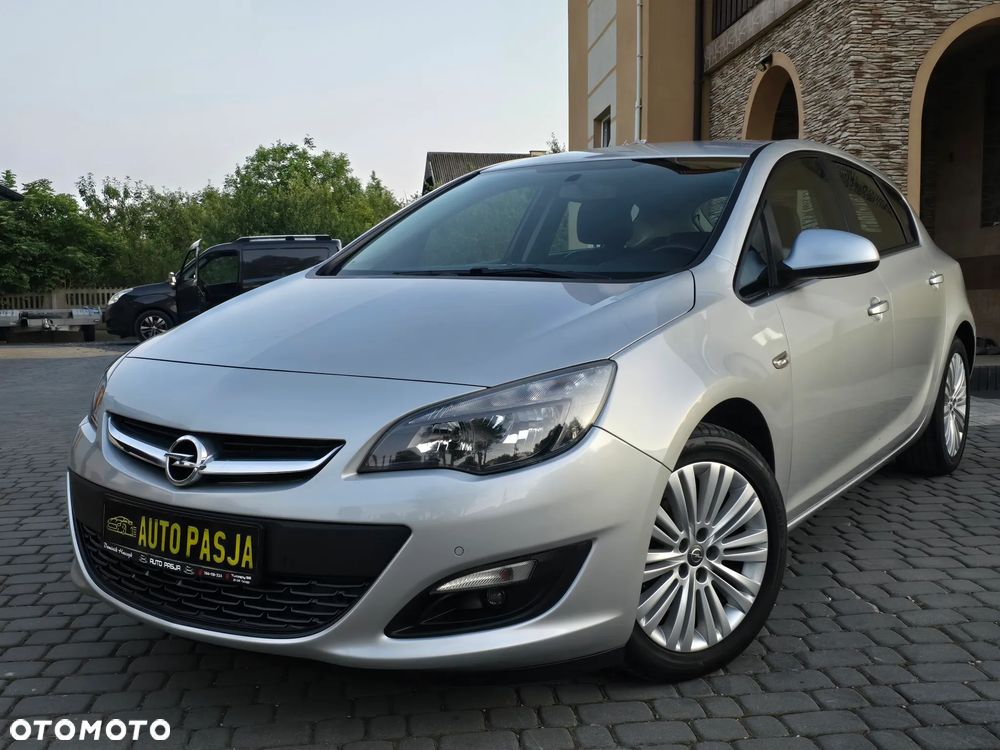 Opel Astra 1.4 Turbo Cosmo - 2