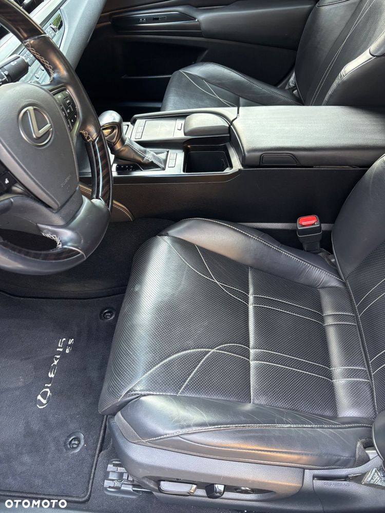 Lexus ES - 9