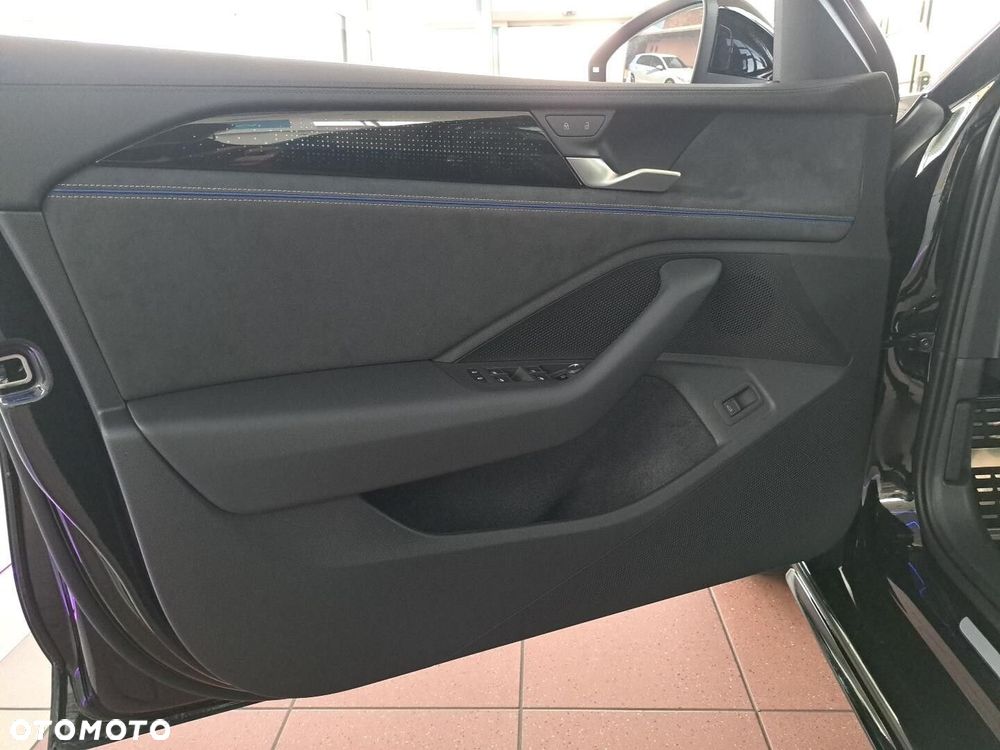 Volkswagen Passat - 10