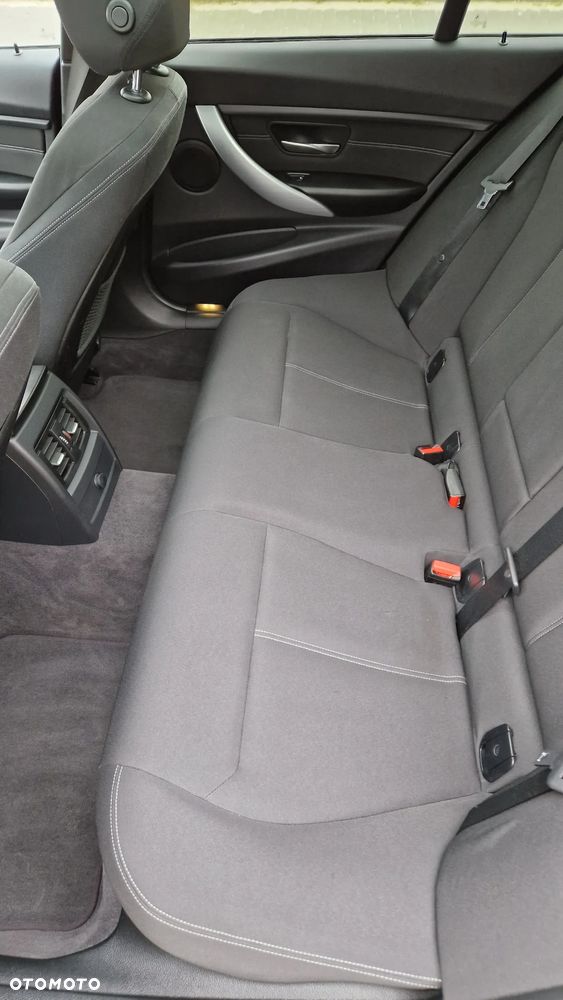 BMW Seria 3 - 16