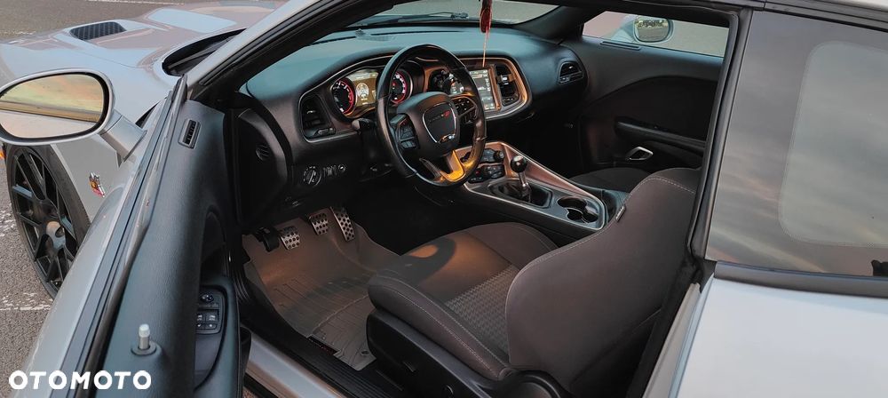 Dodge Challenger - 39