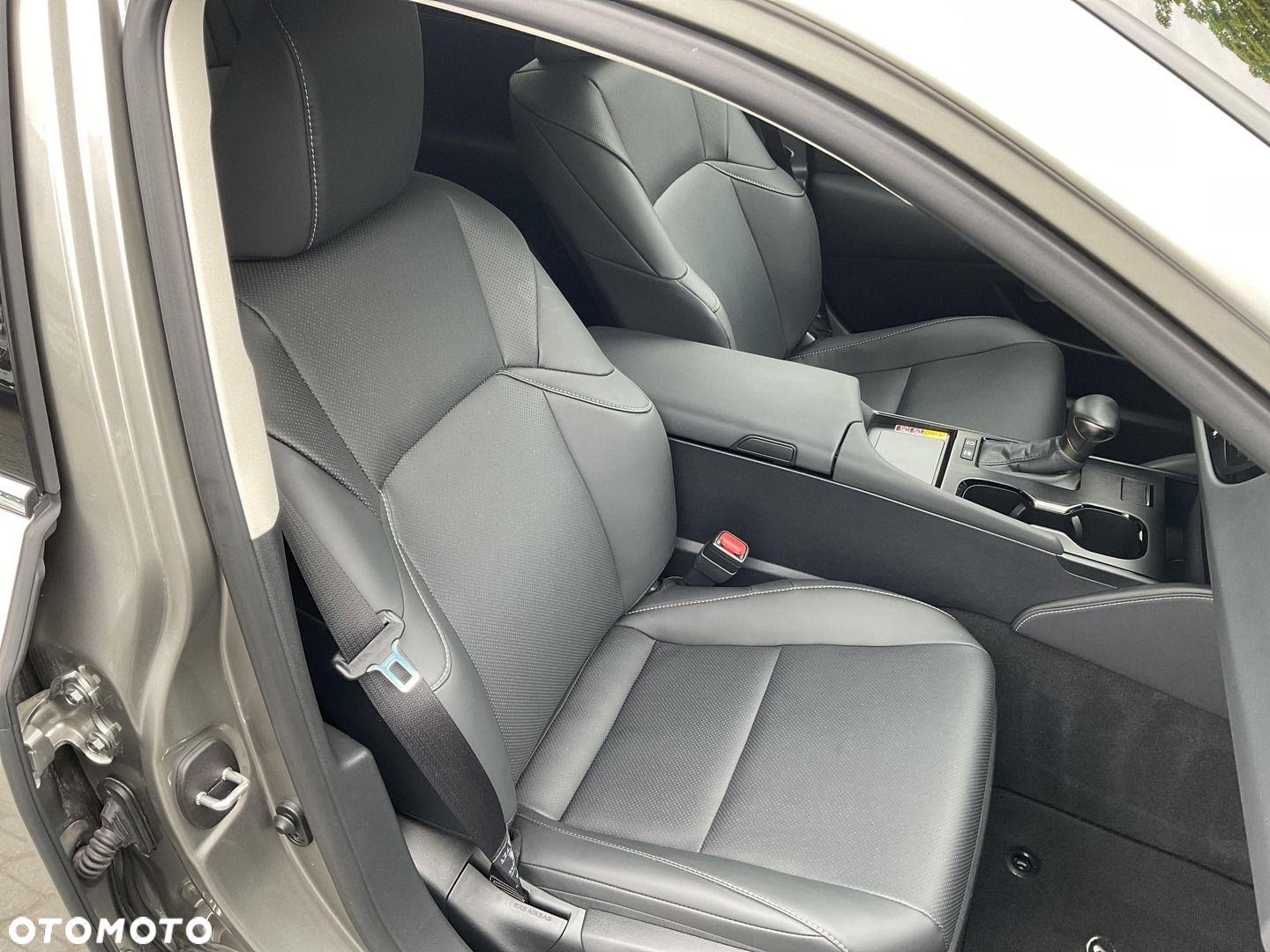 Lexus ES 300h Business Edition - 14