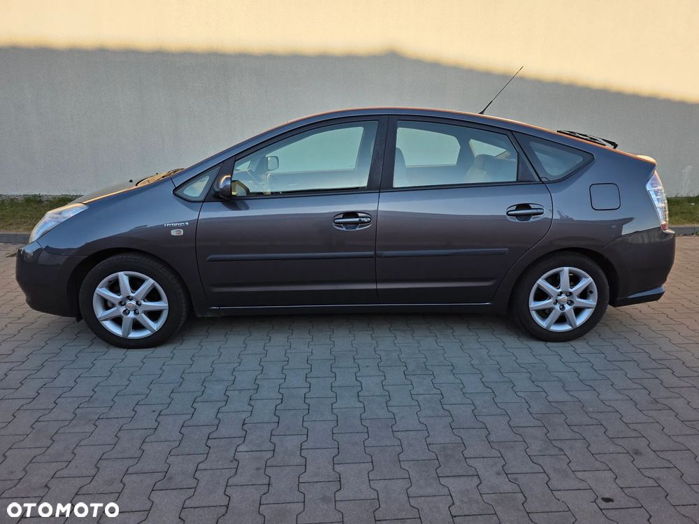 Toyota Prius 1.5 VVT-i Prestige - 1