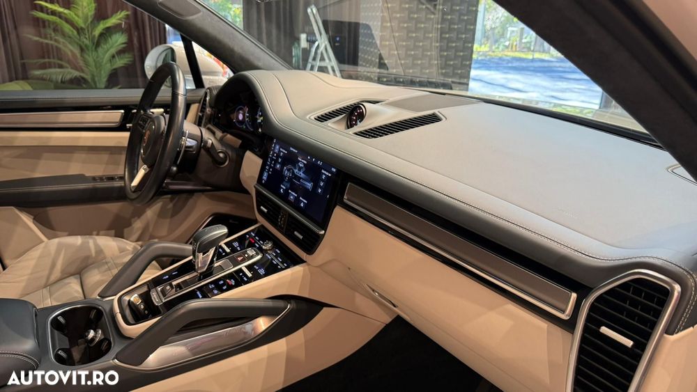 Porsche Cayenne - 17