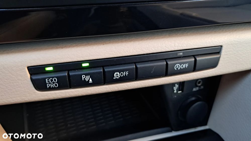 BMW X1 sDrive20i xLine - 12