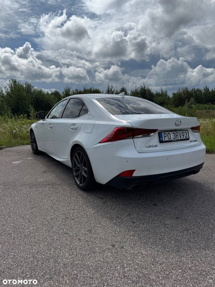 Lexus IS 200t F Sport - 3