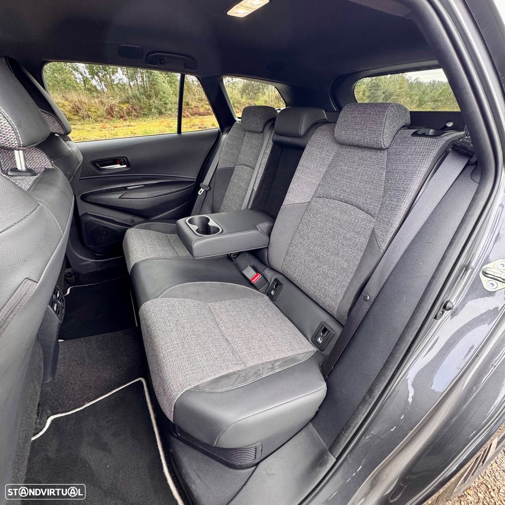 Toyota Corolla 1.8 Hybrid Exclusive - 24