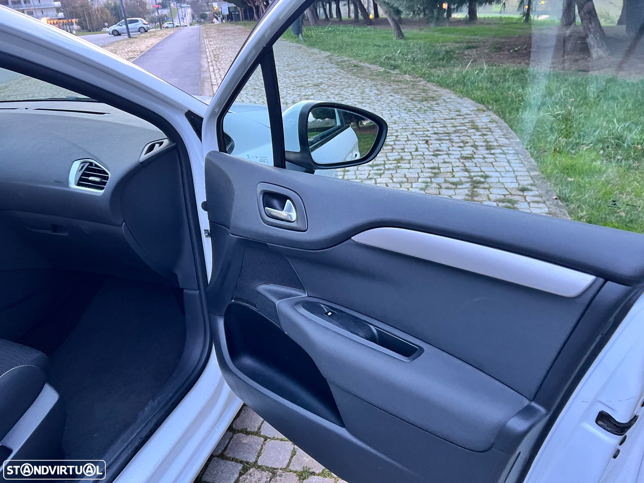 Citroën C4 BlueHDi 100 Stop&Start 86g Selection - 12