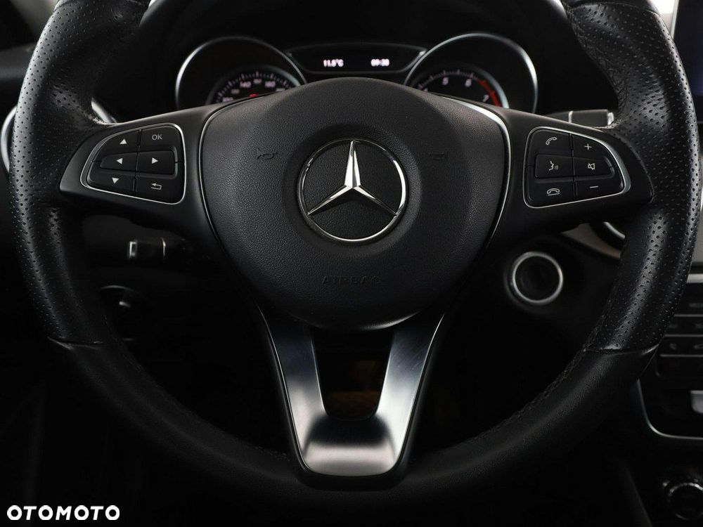 Mercedes-Benz GLA 200 7G-DCT Style - 22
