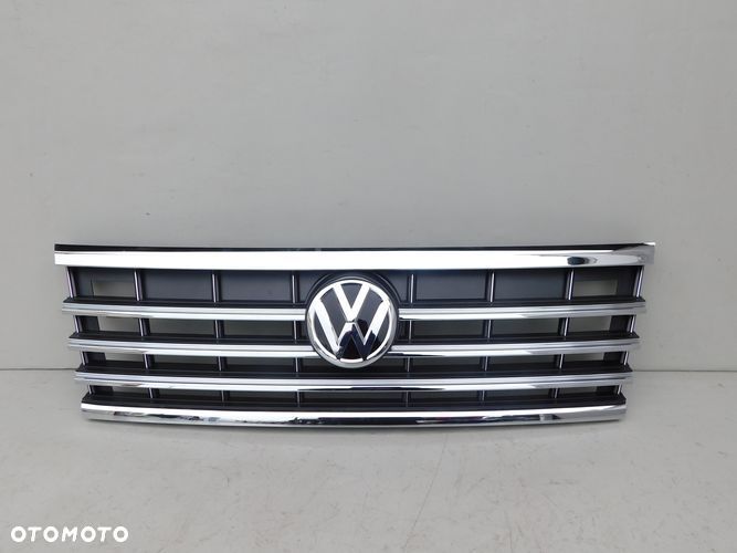 VW TOUAREG III 760 18- atrapa grill - 1