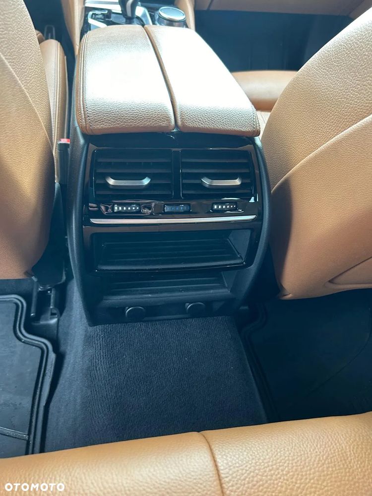 BMW Seria 5 530d xDrive - 6