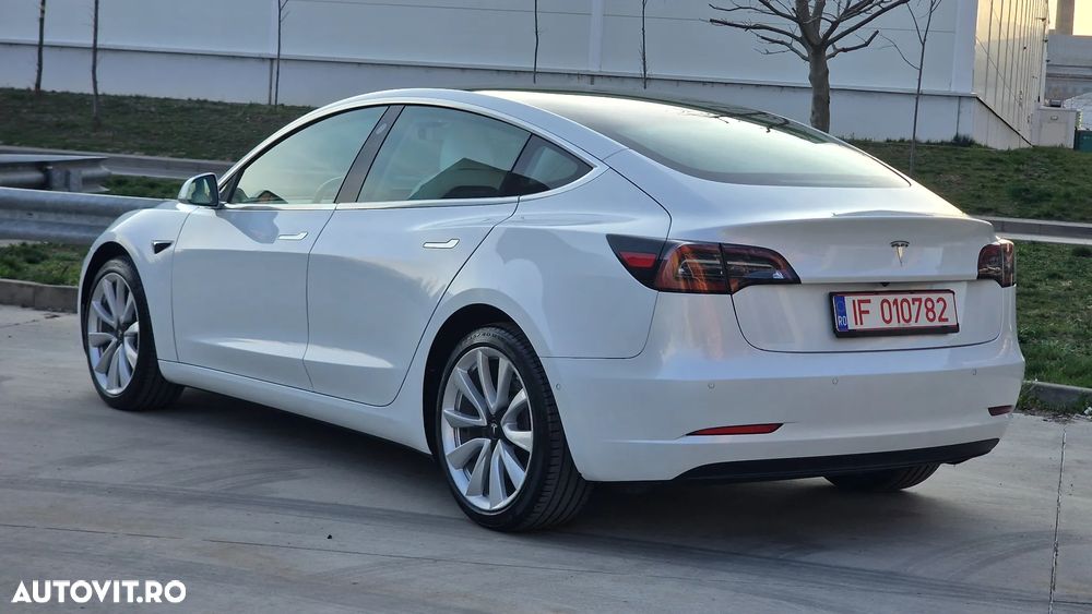 Tesla Model 3 Standard Reichweite Plus Hinterradantrieb - 17