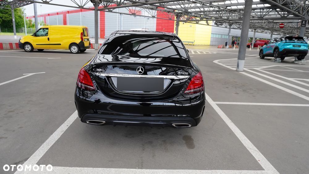 Mercedes-Benz Klasa C 300 9G-TRONIC AMG Line - 5