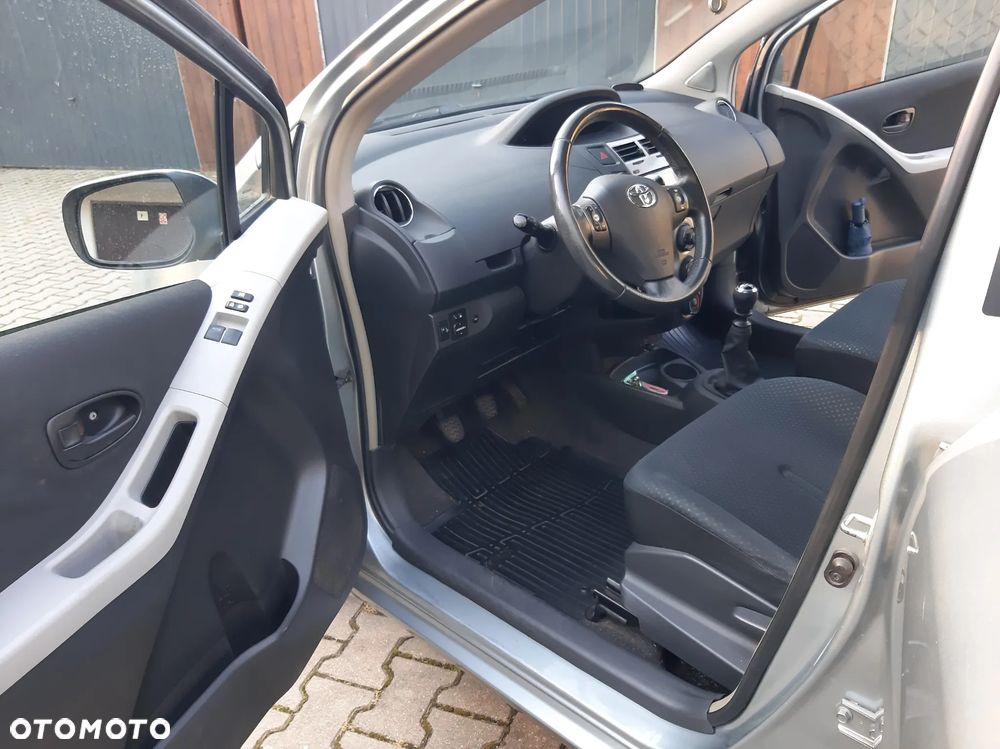 Toyota Yaris 1.33 2010 - 22