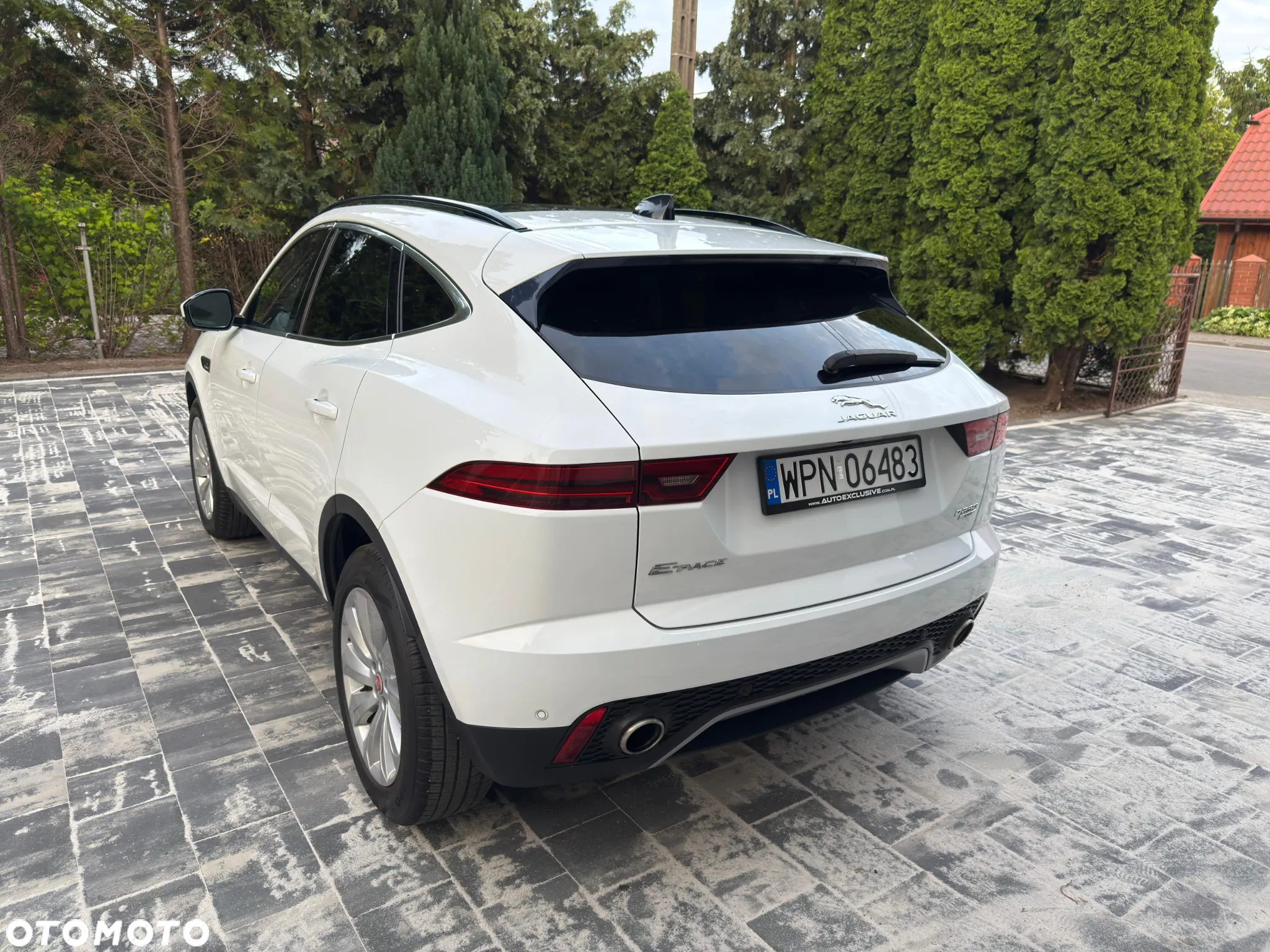Jaguar E-Pace P250 AWD SE - 9