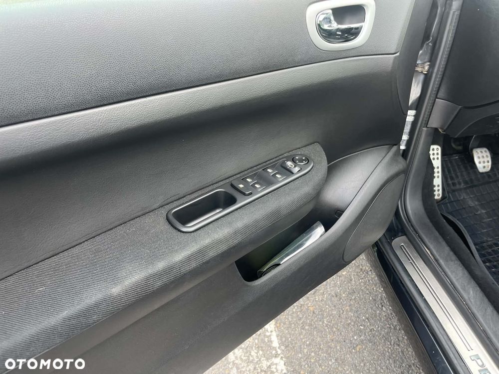 Peugeot 307 - 12