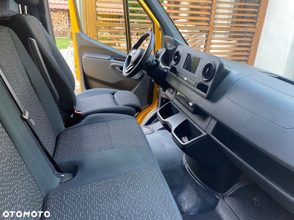 Mercedes-Benz Sprinter 317 - 19