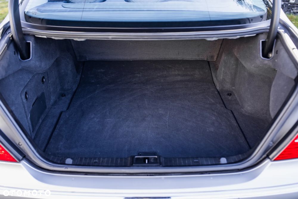 Mercedes-Benz Klasa E 500 Avantgarde - 30