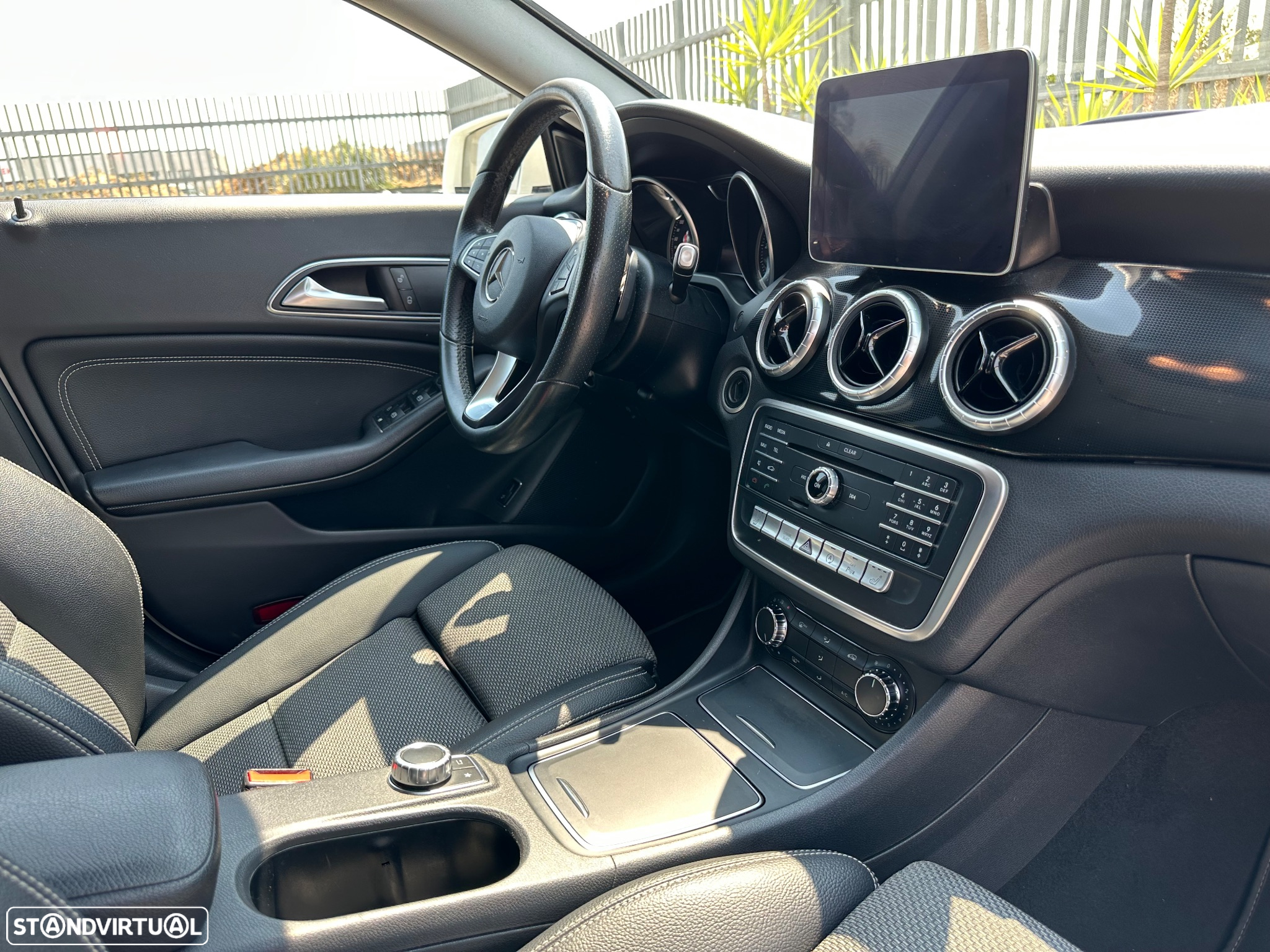 Mercedes-Benz CLA 180 Shooting Brake d 7G-DCT Urban - 14