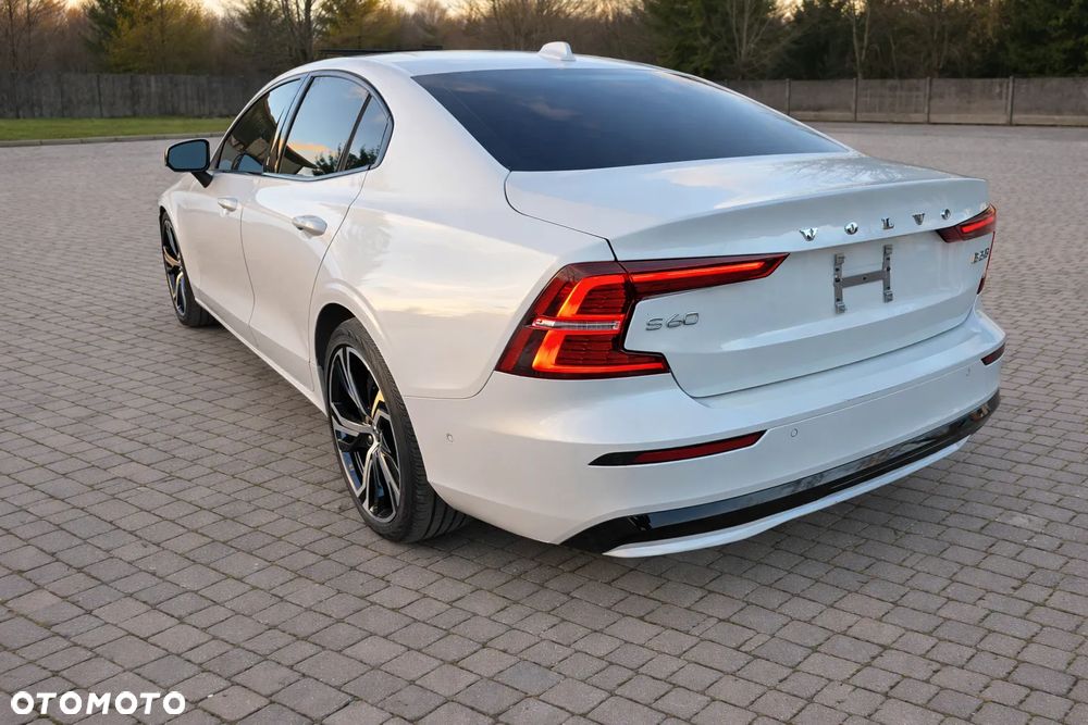 Volvo S60 B5 B AWD R-Design - 3