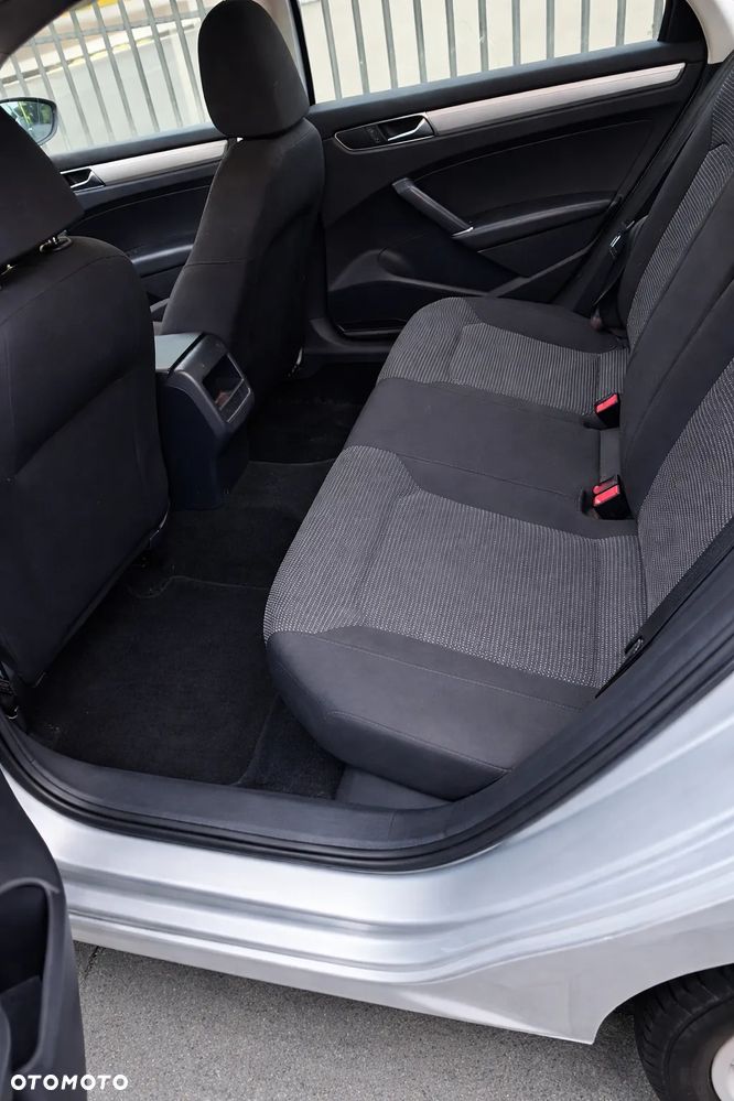 Volkswagen Passat 1.8 TSI (BlueMotion Technology) DSG Comfortline - 8