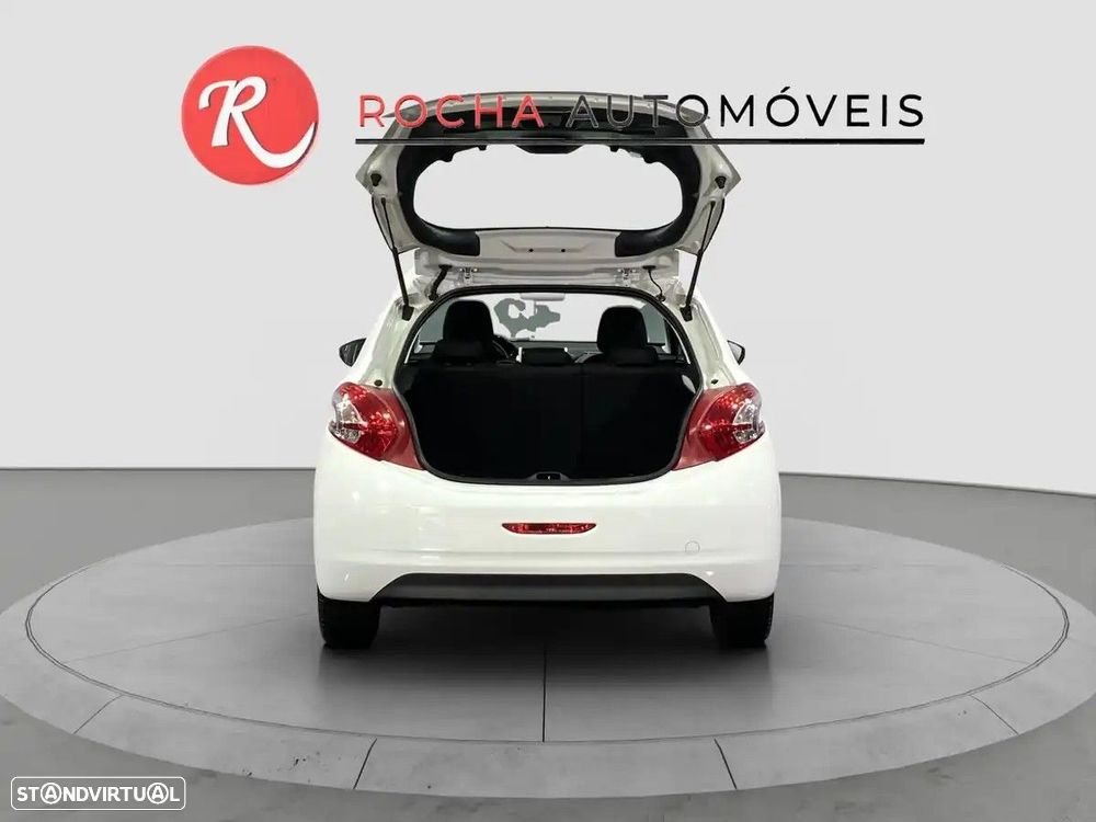 Peugeot 208 - 7