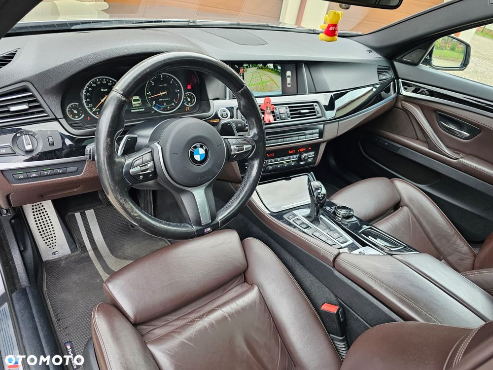 BMW Seria 5 M550d xDrive Sport-Aut - 34