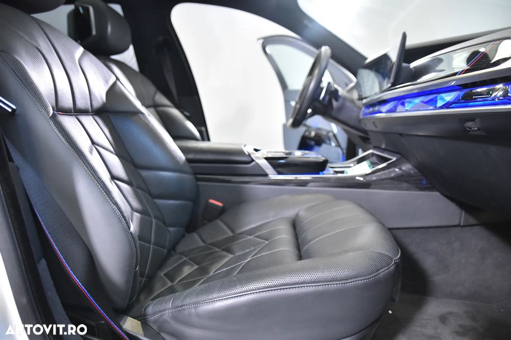 BMW Seria 7 740d xDrive MHEV - 12